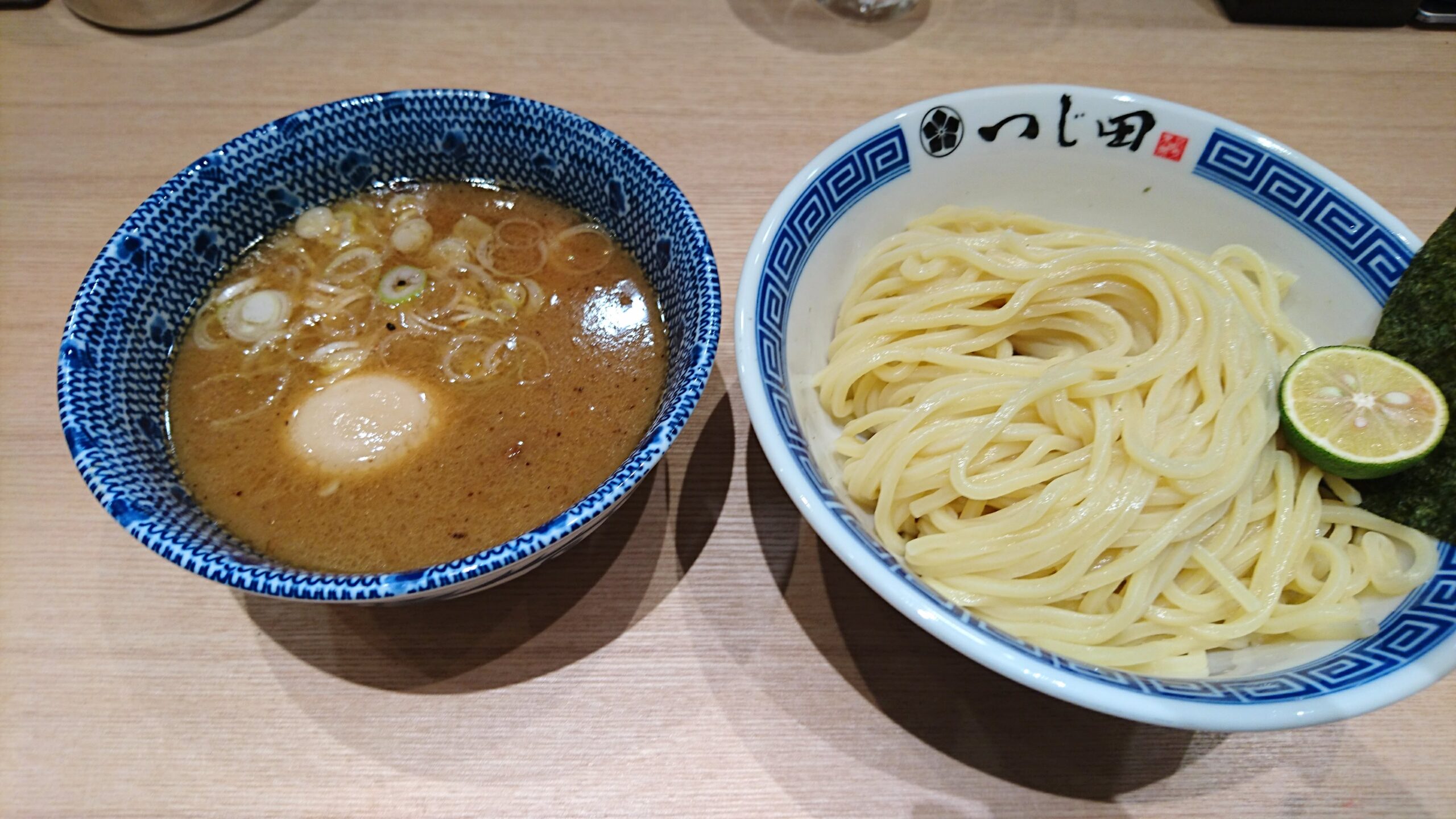 濃厚なつけダレと太麺の美味しいつけ麺