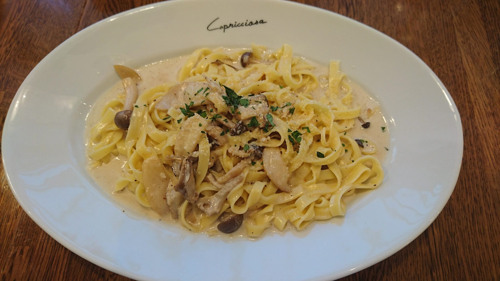 カプリチョーザのランチメニュー、パスタやピッツァ、ライスコロッケが楽しめる
