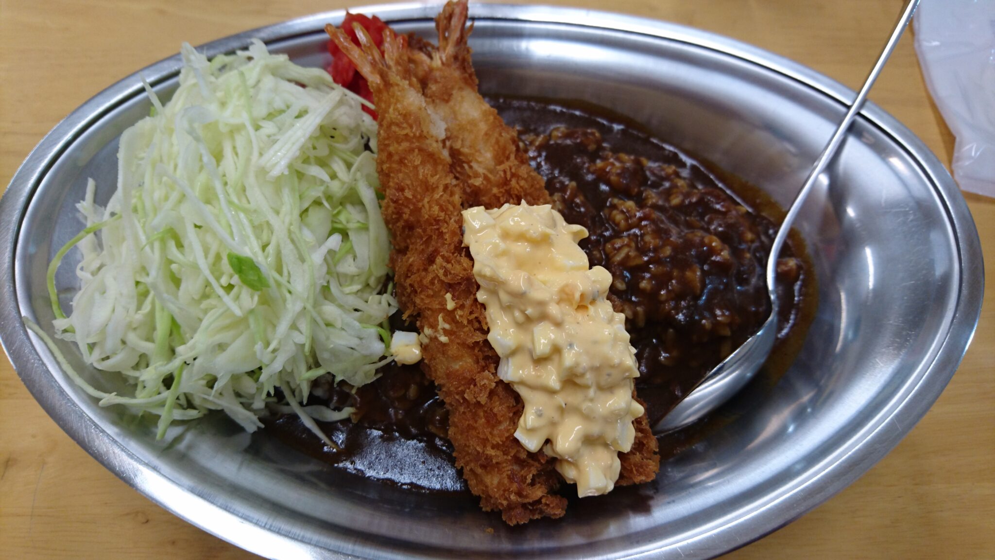 エビフライとカレーがセットになったタイショウカリーのAランチ