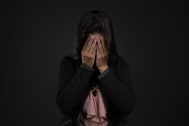 会社に行きたくない朝の憂うつな様子