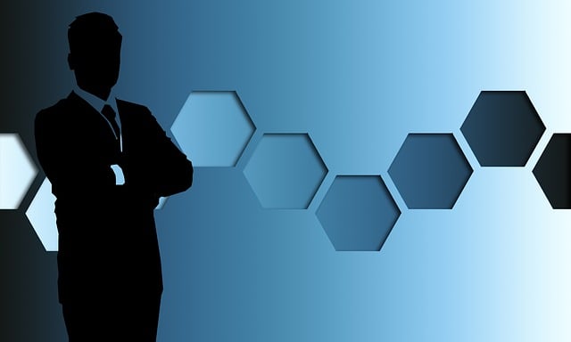 職場での報連相でコミュニケーションのズレが生じる30代社員